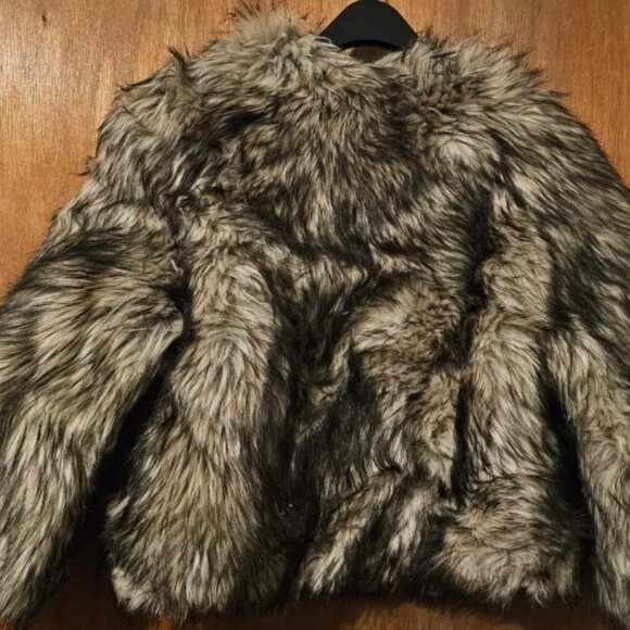 NWT Michael Kors Khaki Large Cropped Coyote Faux Fur Coat - Picture 2 of 8